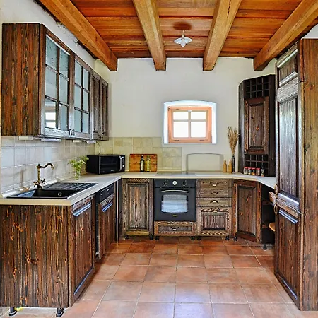 Zuzmo Guesthouse, Josvafo, Aggtelek National Park - Stylish 150 Year Old For 10 Guests Jósvafő